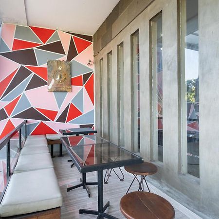Hotel OYO Flagship 3869 Metro House Sub Surabaya Esterno foto
