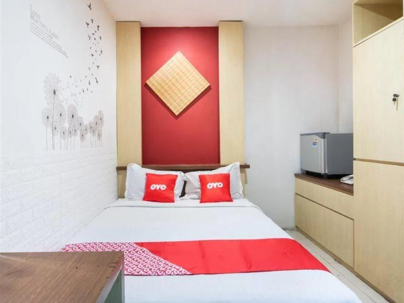 Hotel OYO Flagship 3869 Metro House Sub Surabaya Esterno foto