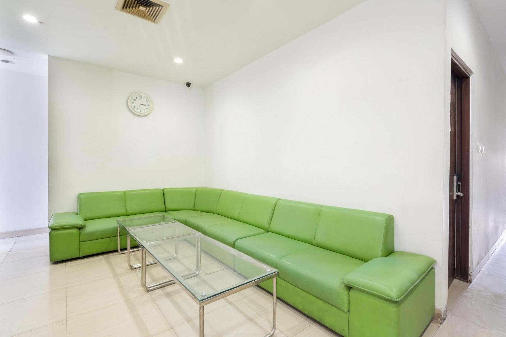 Hotel OYO Flagship 3869 Metro House Sub Surabaya Esterno foto