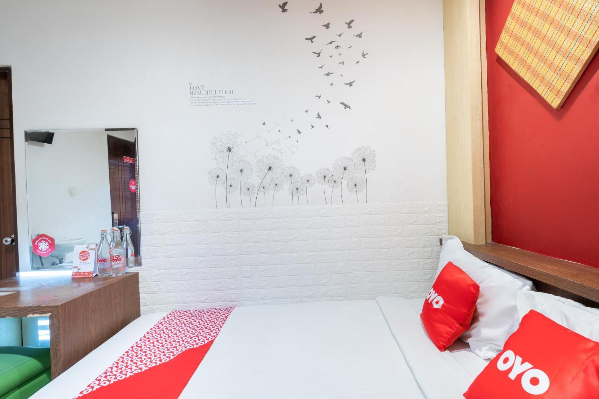 Hotel OYO Flagship 3869 Metro House Sub Surabaya Esterno foto