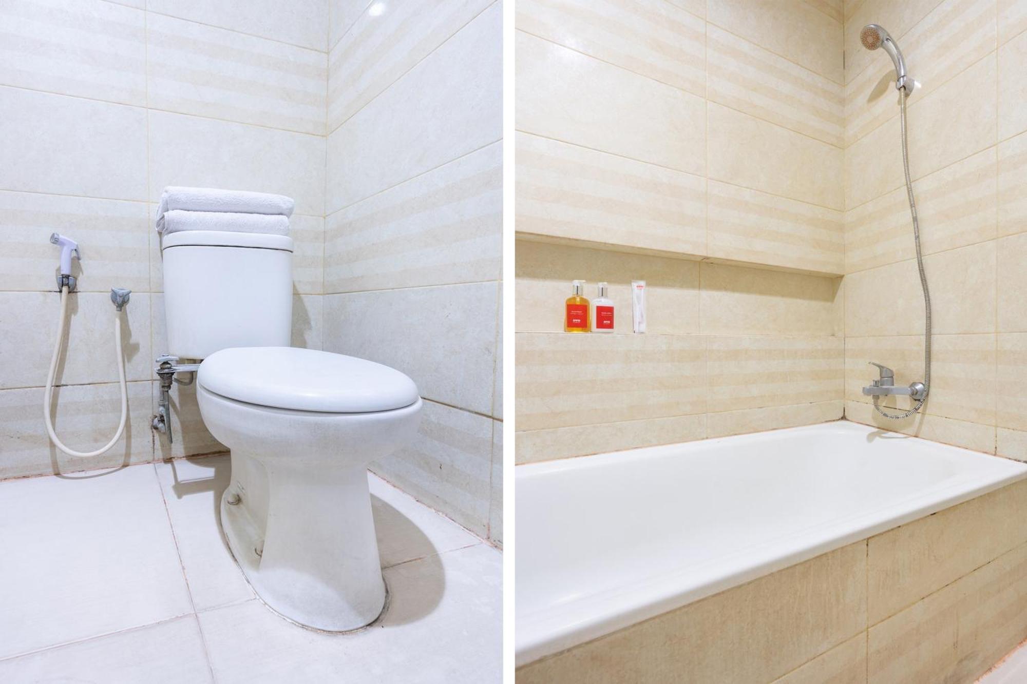 Hotel OYO Flagship 3869 Metro House Sub Surabaya Esterno foto