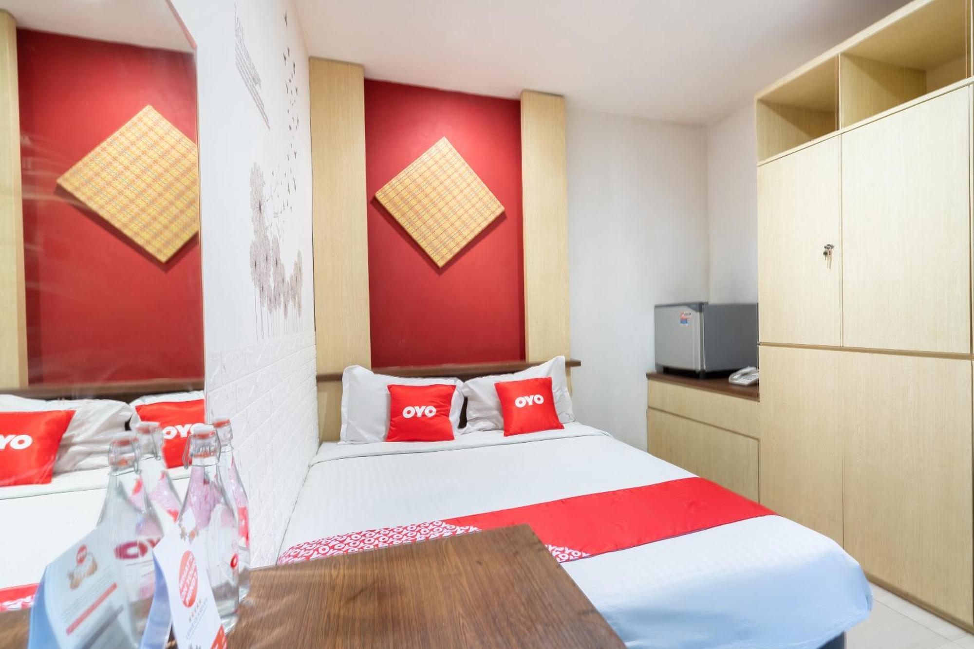 Hotel OYO Flagship 3869 Metro House Sub Surabaya Esterno foto
