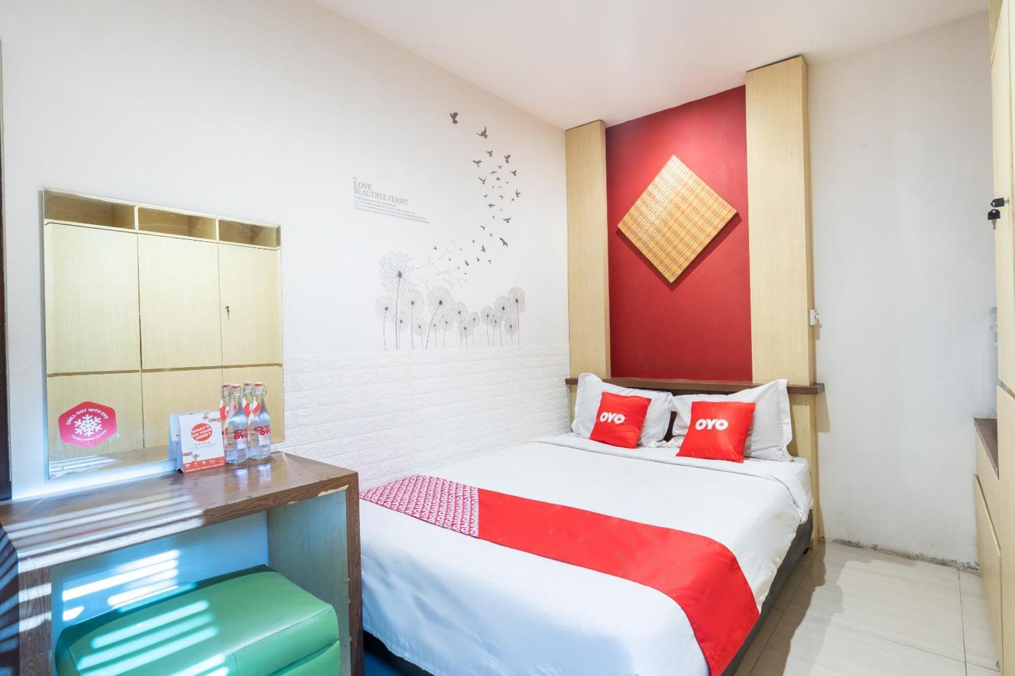Hotel OYO Flagship 3869 Metro House Sub Surabaya Esterno foto