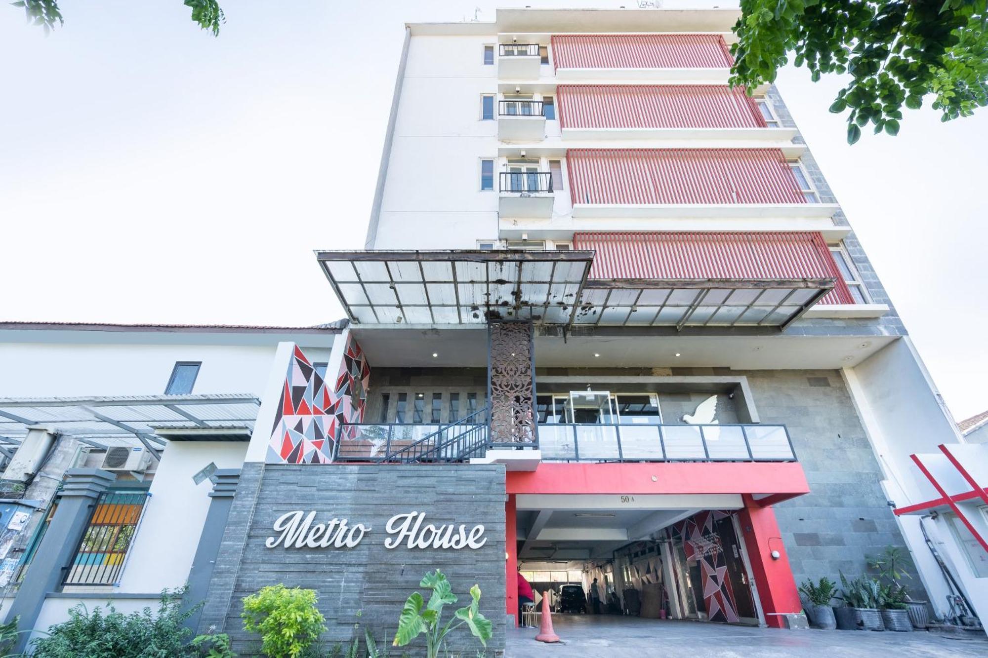 Hotel OYO Flagship 3869 Metro House Sub Surabaya Esterno foto
