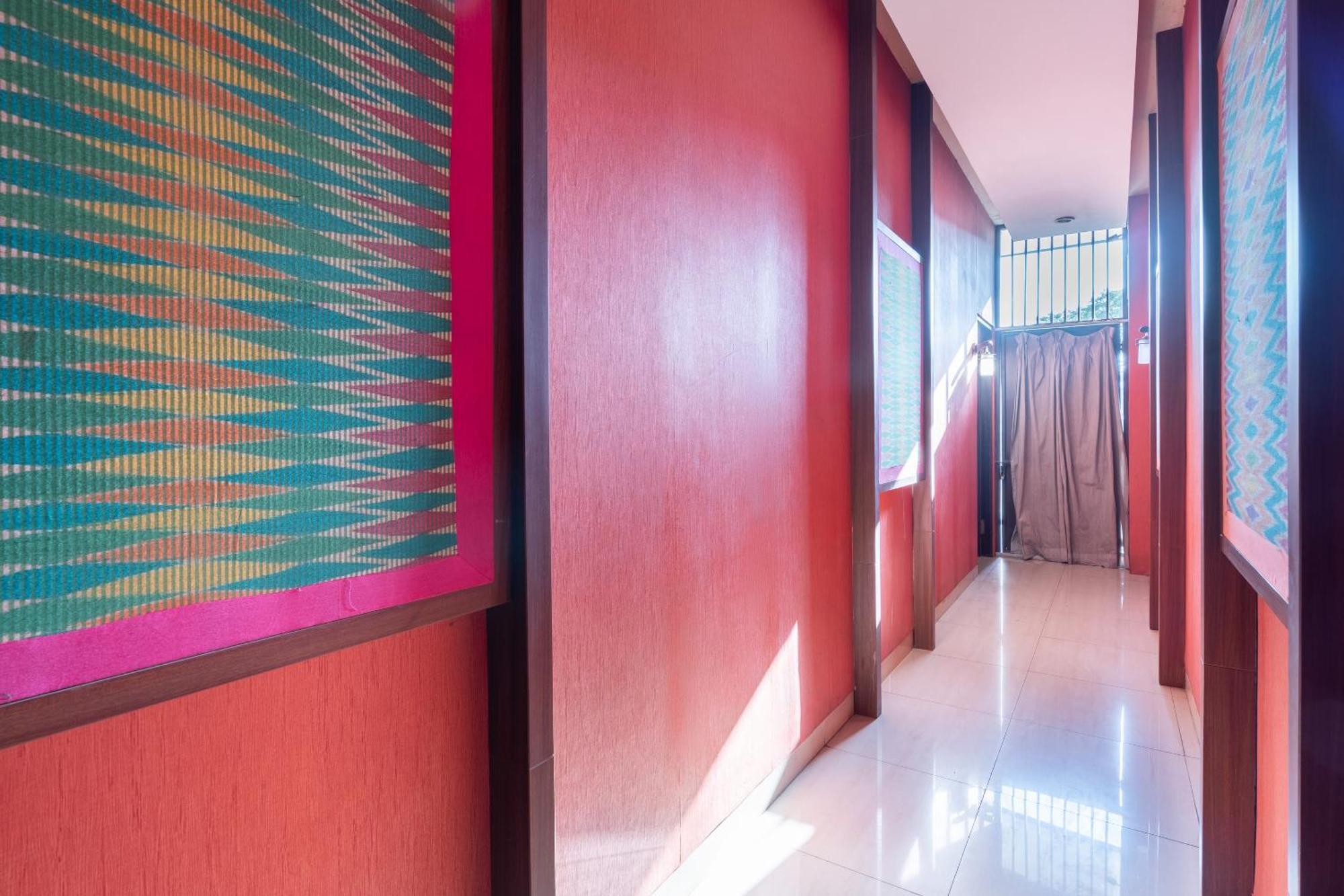 Hotel OYO Flagship 3869 Metro House Sub Surabaya Esterno foto