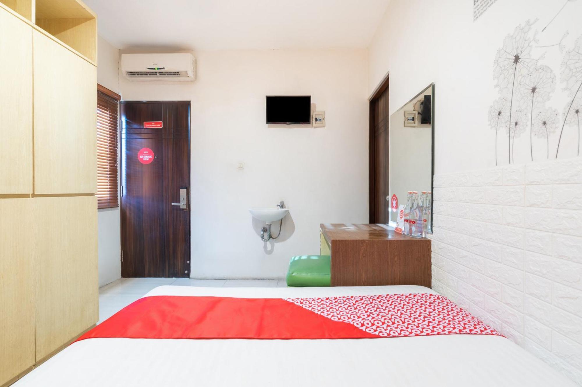 Hotel OYO Flagship 3869 Metro House Sub Surabaya Esterno foto