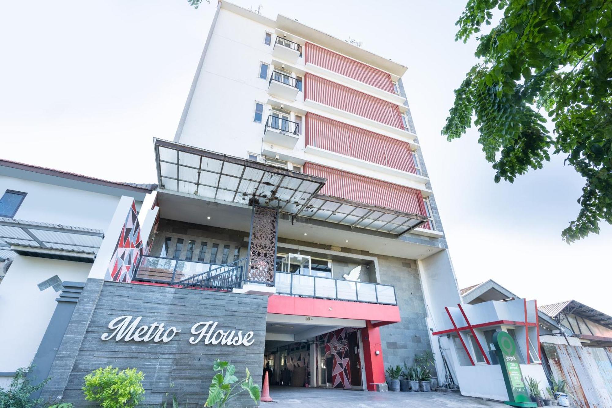 Hotel OYO Flagship 3869 Metro House Sub Surabaya Esterno foto